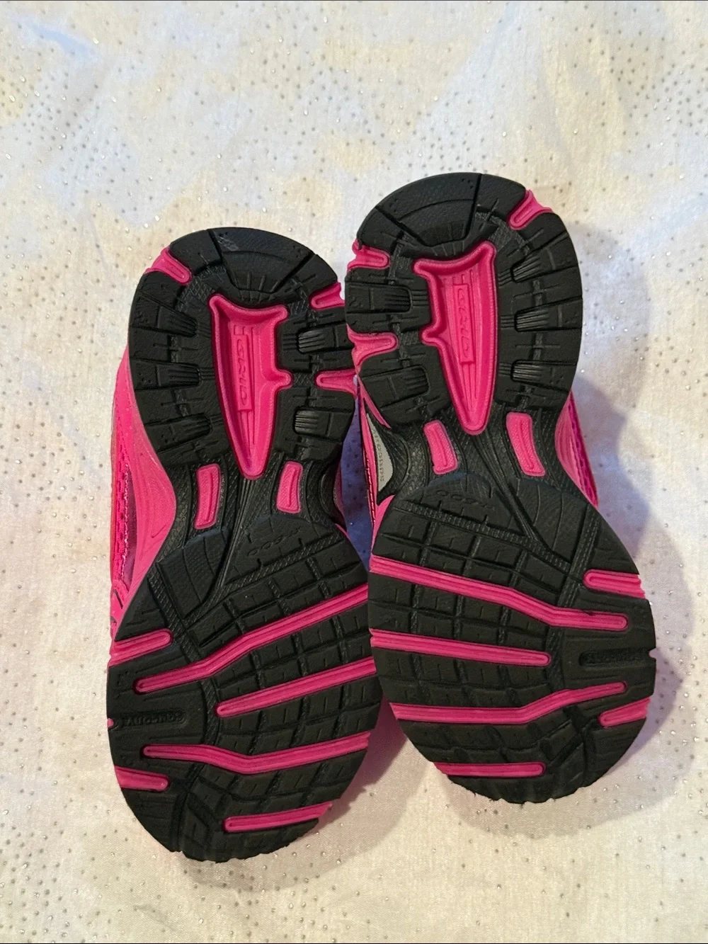 Saucony Kids' Pink Running Shoes - Lightweight Comfort size 11 M